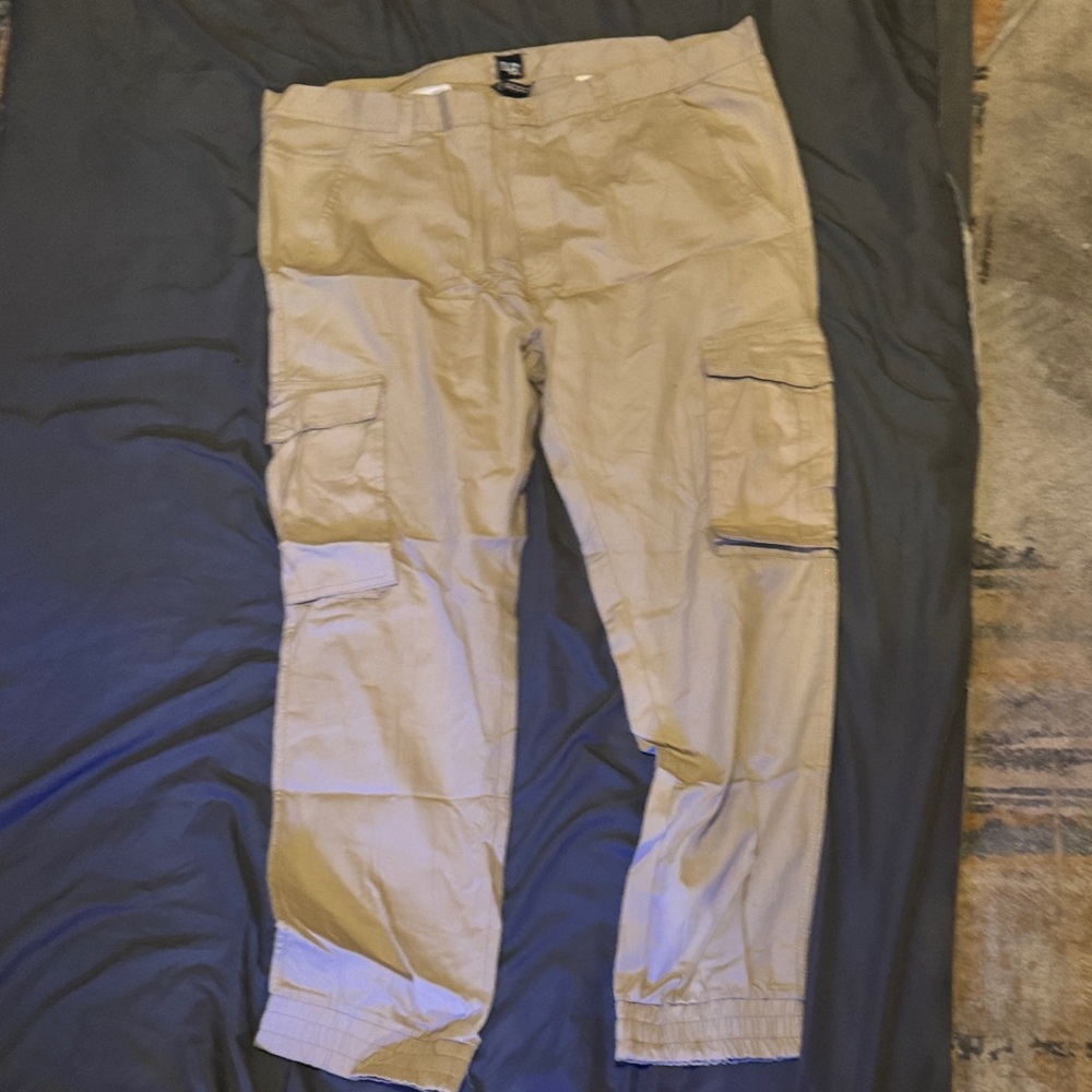 Men's Tan Cargo Pants
